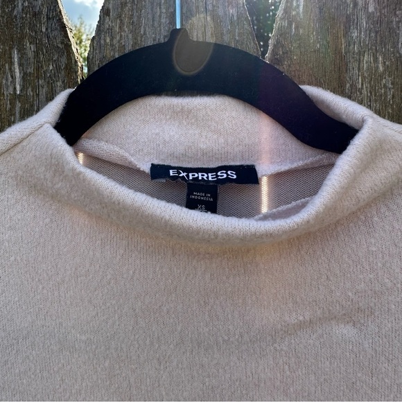 Express Mockneck Sweater Cream Sz XS - Picture 7 of 11